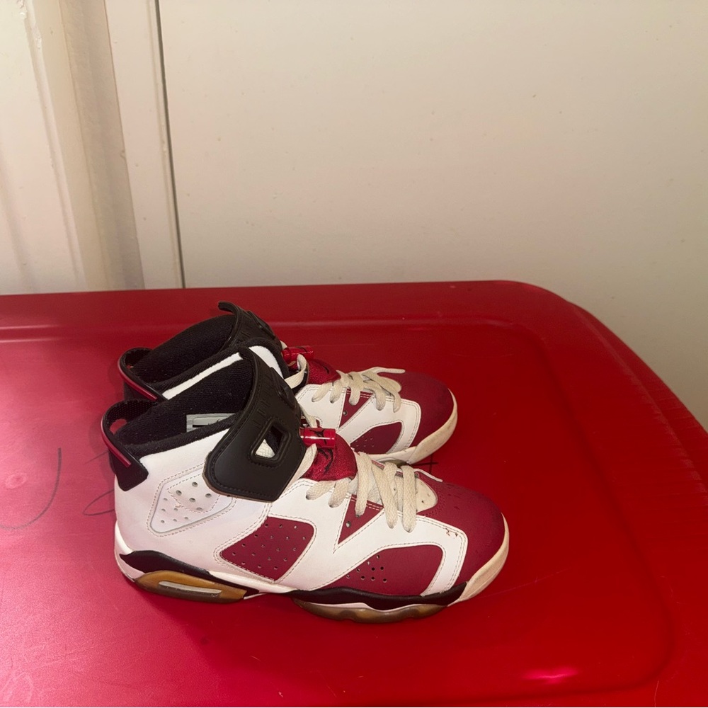 Air Jordan Retro 6 Carmine
